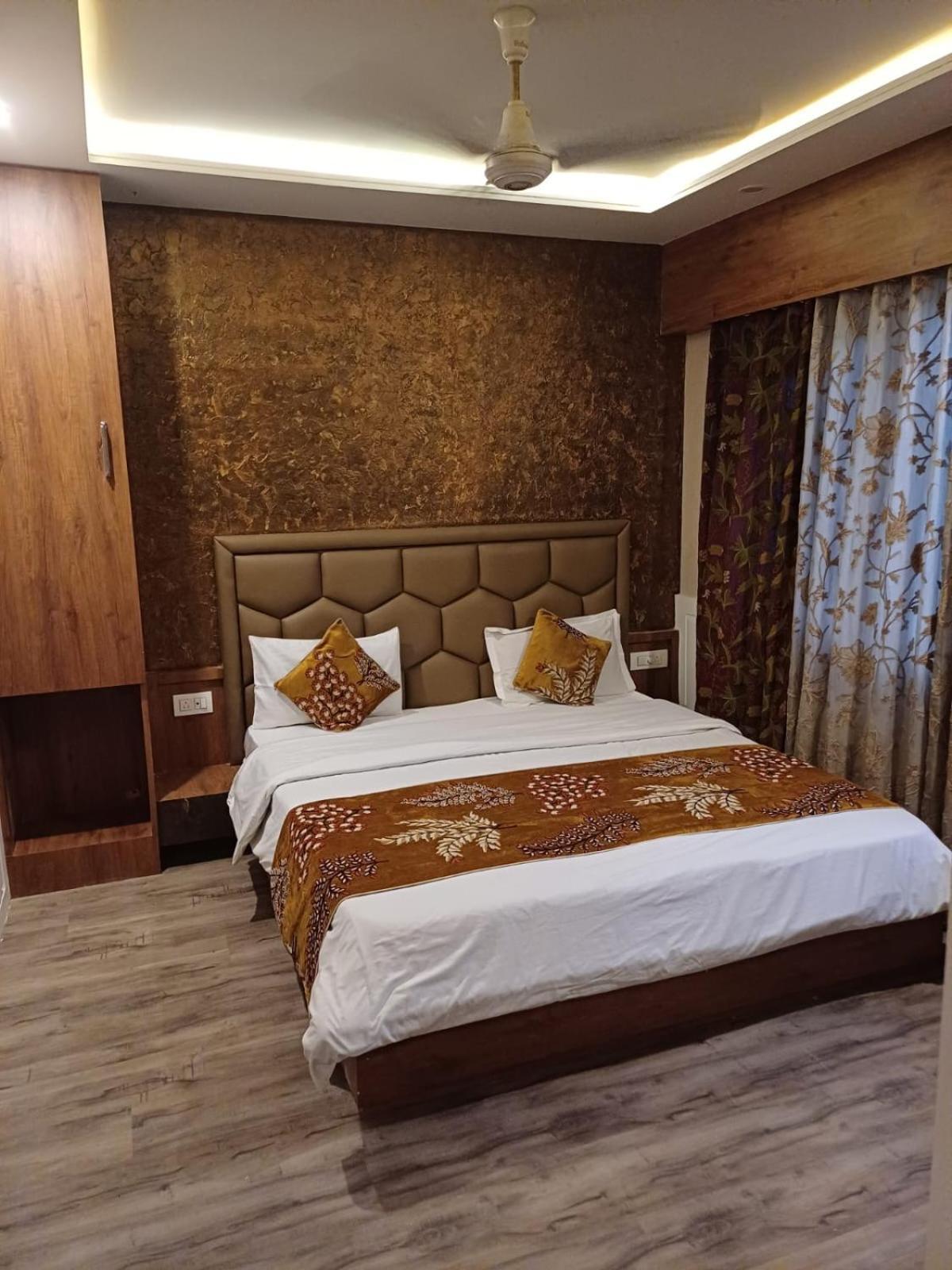 Hotel Manora Palace Srīnagar Eksteriør billede