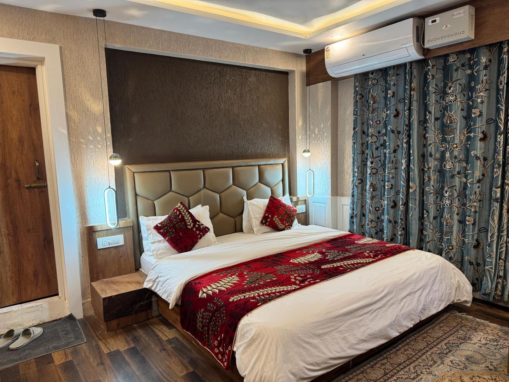 Hotel Manora Palace Srīnagar Eksteriør billede